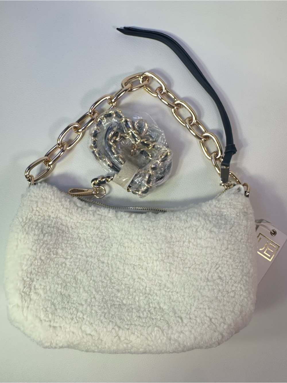 NEW URBAN EXPRESSIONS MESA SHERPA SHOULDER/CROSSBODY BAG - Picture 8 of 9